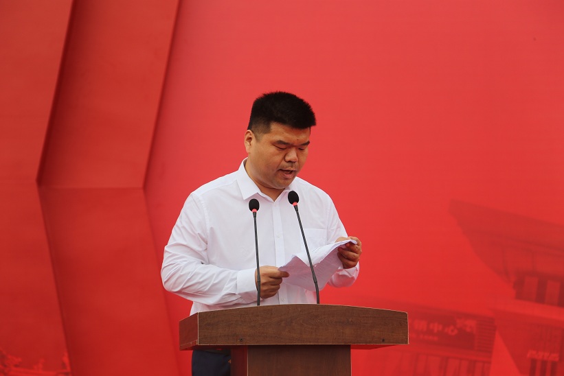 藥都集團(tuán)總經(jīng)理、安國(guó)市中藥協(xié)會(huì)會(huì)長(zhǎng)李龍受邀出席安國(guó)市中藥材批發(fā)交易市場(chǎng)開(kāi)業(yè)慶典并作致辭