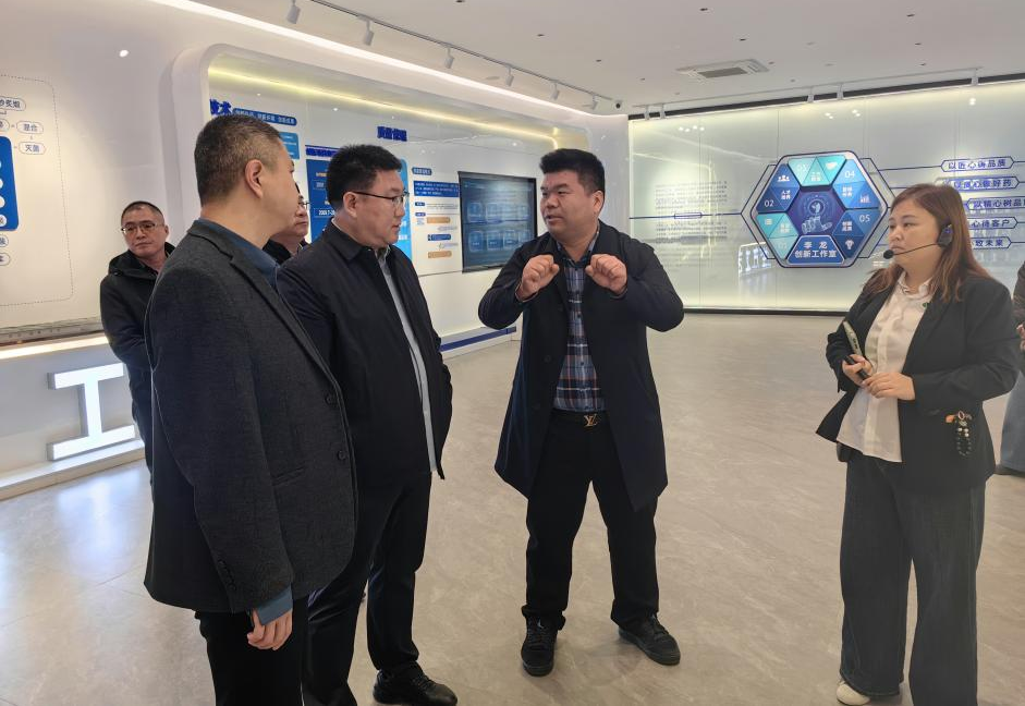 邯山區(qū)考察團蒞臨藥都集團考察 共話現(xiàn)代中藥產(chǎn)業(yè)協(xié)同發(fā)展
